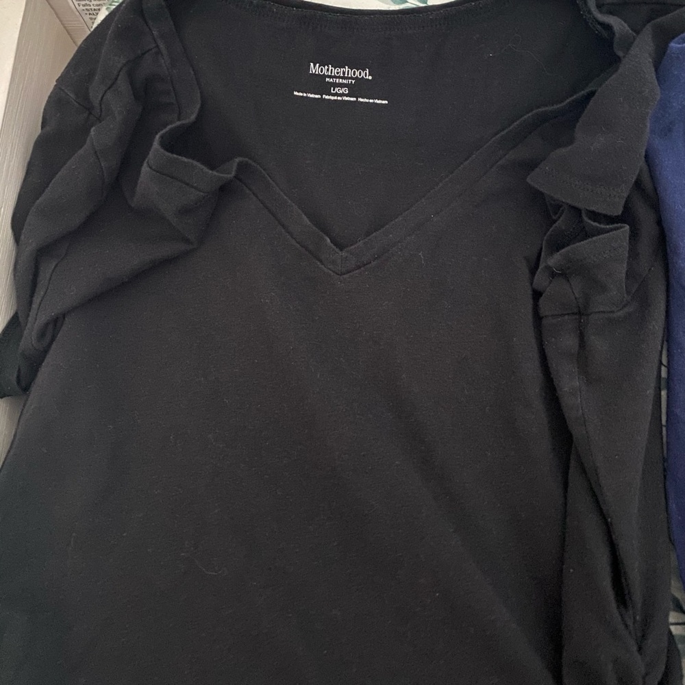 Maternity shirts - Picture 3 of 5